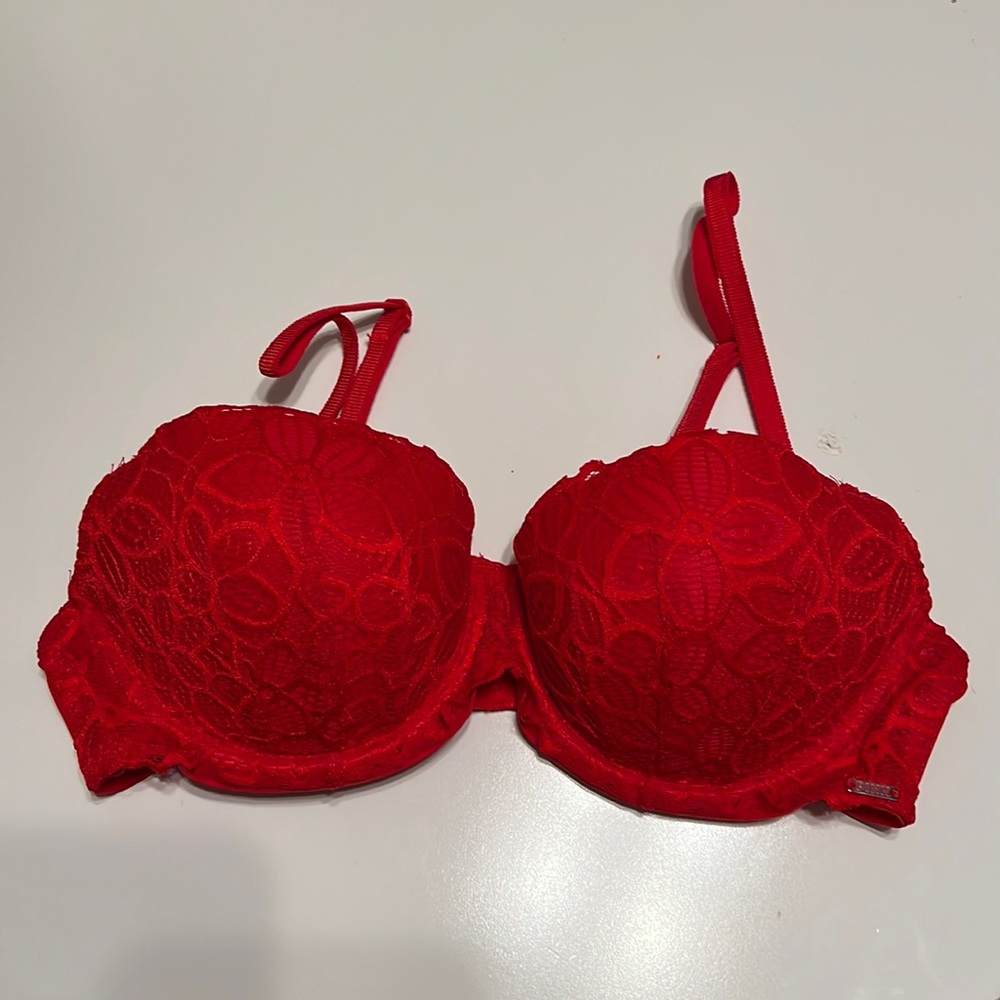 PINK Victoria’s Secret Red Bra